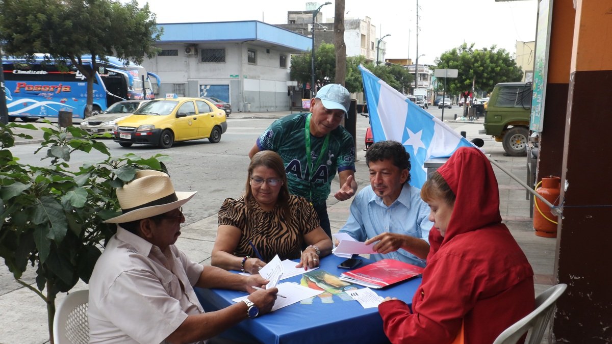 Vecinos pertenecientes al Comité Pro Mejoras del Barrio Garay se reunieron la semana pasada para registrar a niños de la zona en actividades culturales que se realizarán por las fiestas julianas.