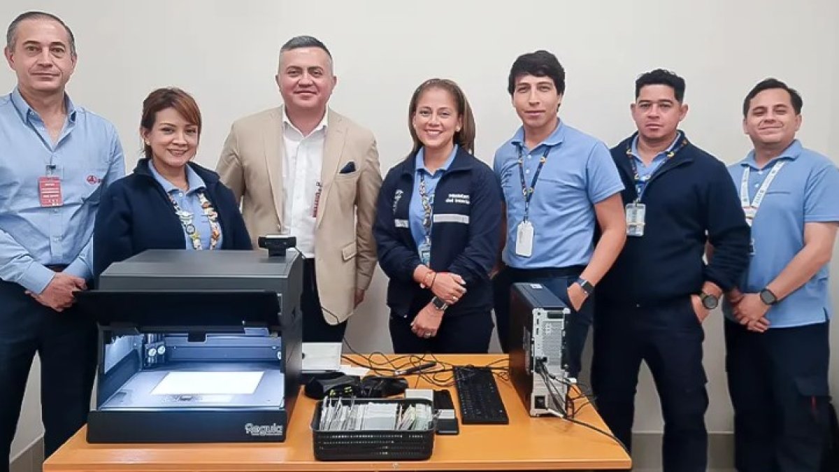 Estos equipos permitirán a las Fuerzas Armadas ecuatorianas mejorar la vigilancia en zonas limítrofes terrestres y marítimas.