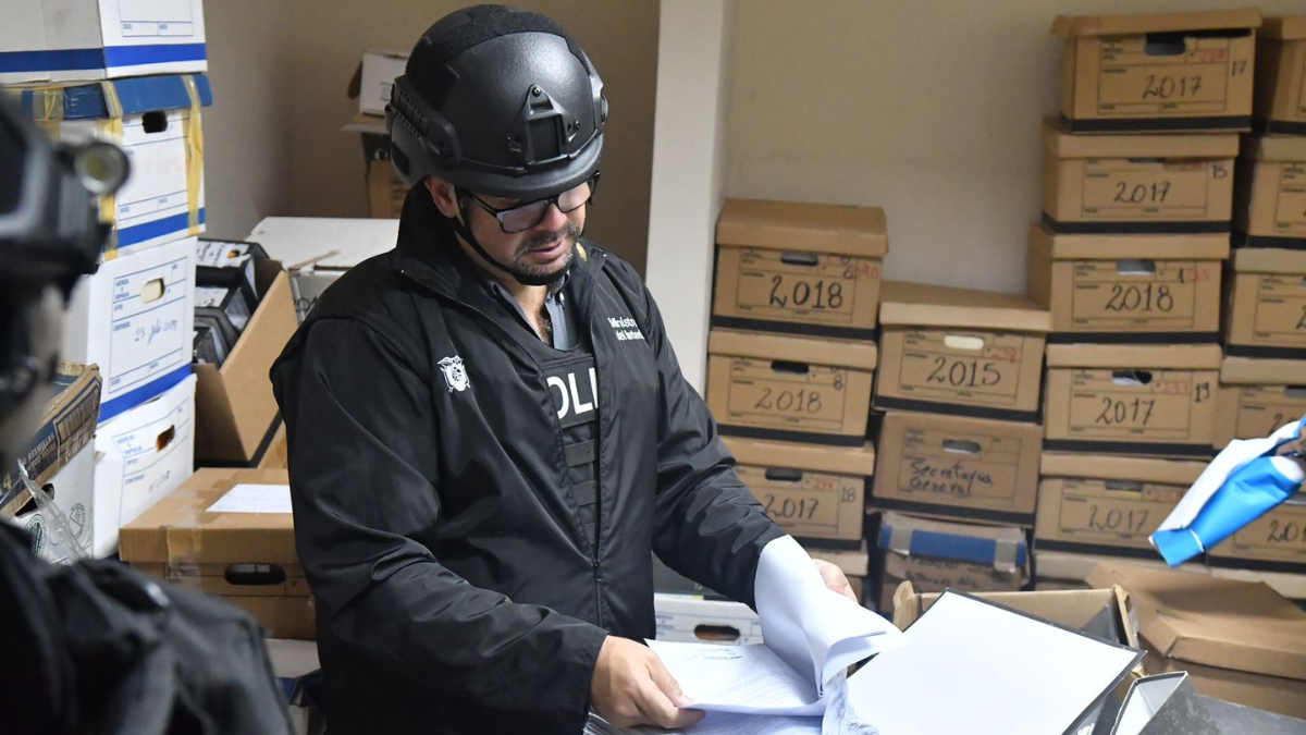 Miembro del Registro de la Propiedad de Manta habría aceptado la venta de un bien incautado