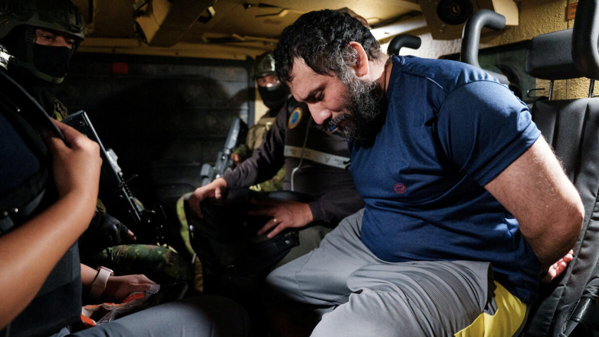 Operativo de la Fiscalía en Manta, donde se verificaron inconsistencias en los registros catastrales de bienes atribuidos al círculo familiar de alias Fito