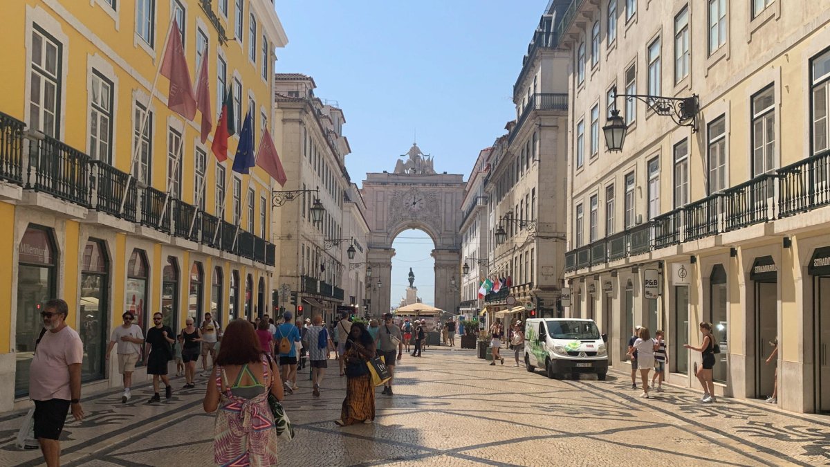 La Praça do Comércio, una de las principales atracciones turísticas de Lisboa, Portugal.
