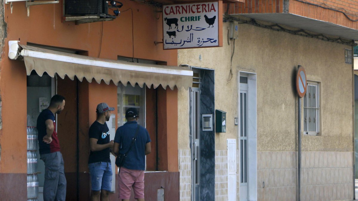 Calles tranquilas este lunes 14 de julio de 2025, en el barrio de San Antonio de Torre Pacheco (España).