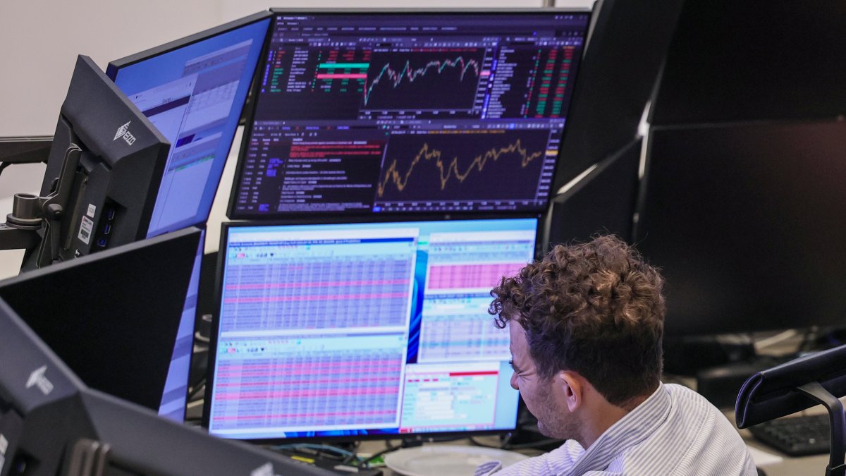 La Bolsa de Valores de Quito (BVQ) y la Bolsa de Valores de Guayaquil (BVG) comparten ya una integración electrónica (foto referencial).