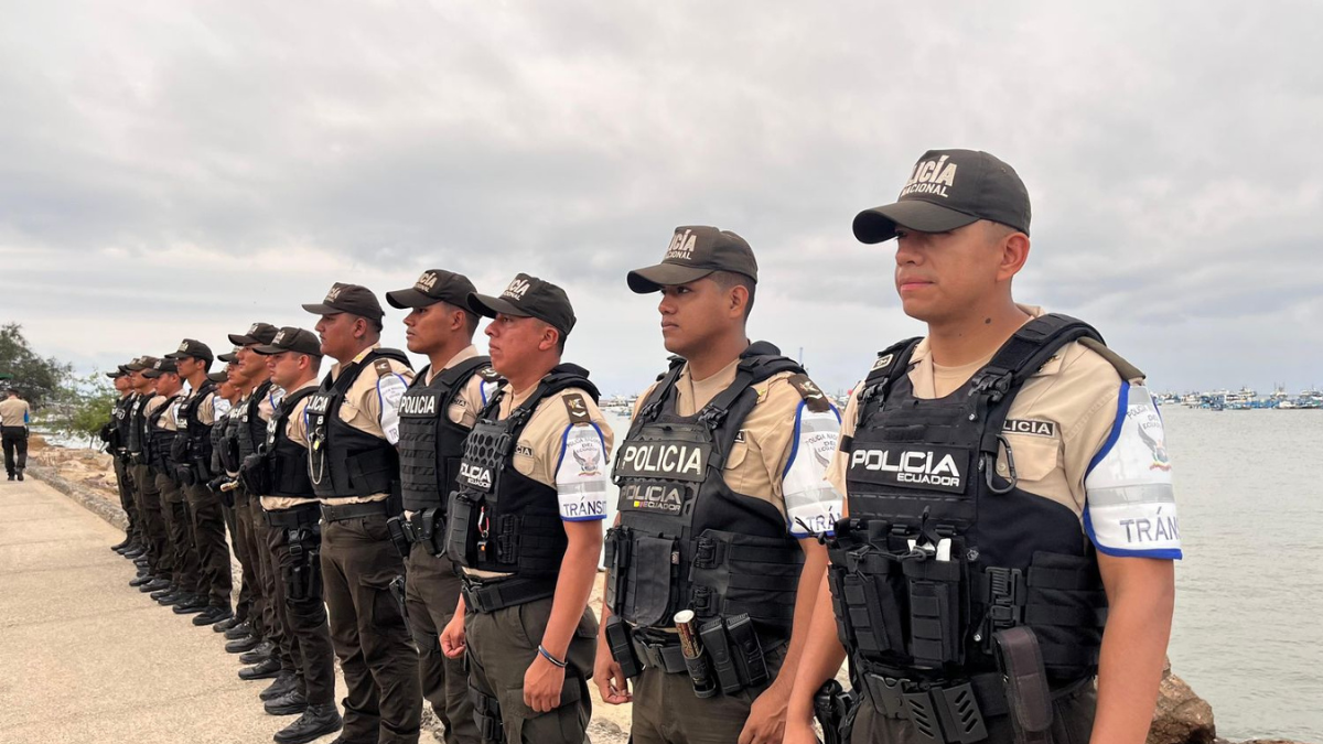 La Policía Nacional asumió el control de la Agencia de Tránsito de Manta