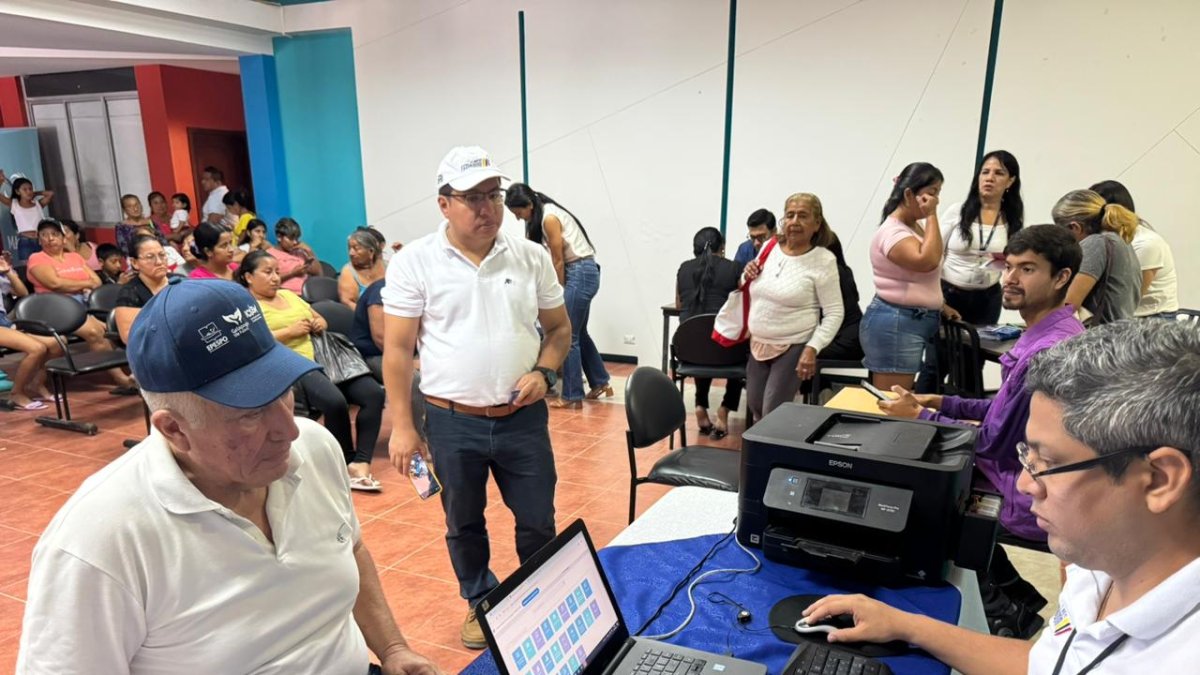 Los contribuyentes deben contar con RUC y emitir facturas electrónicas. Solo el régimen Rimpe está exento de ellas.