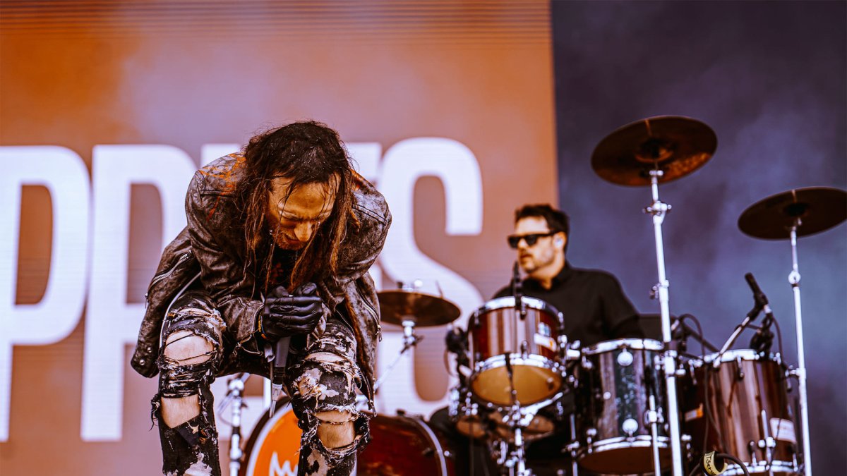 Deadly Apples está formado por el vocalista Alex Martel y el baterista y tecladista Antoine Lamothe.