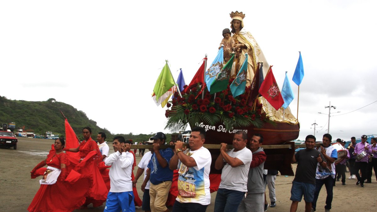 La Virgen del Carmen es venerada en varios sectores de la provincia de Santa Elena.