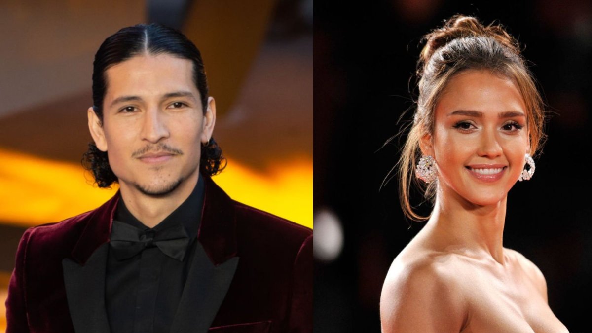 Danny Ramírez y Jessica Alba.