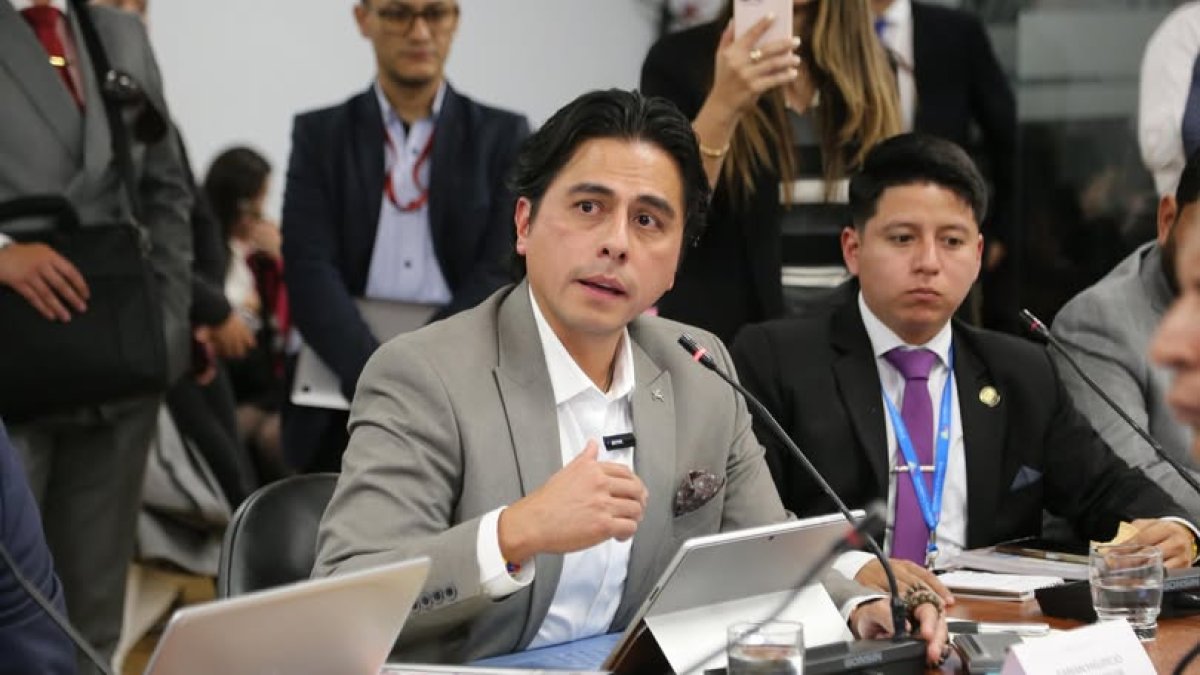Exfuncionario. Calero, durante su comparecencia pasada en la Asamblea para dar detalles de los contratos.