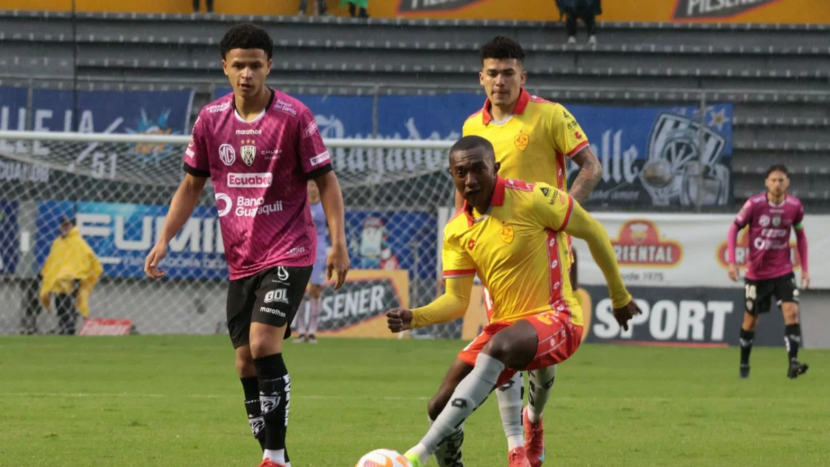 Independiente del Valle le ganó el primer duelo a Aucas en 2025