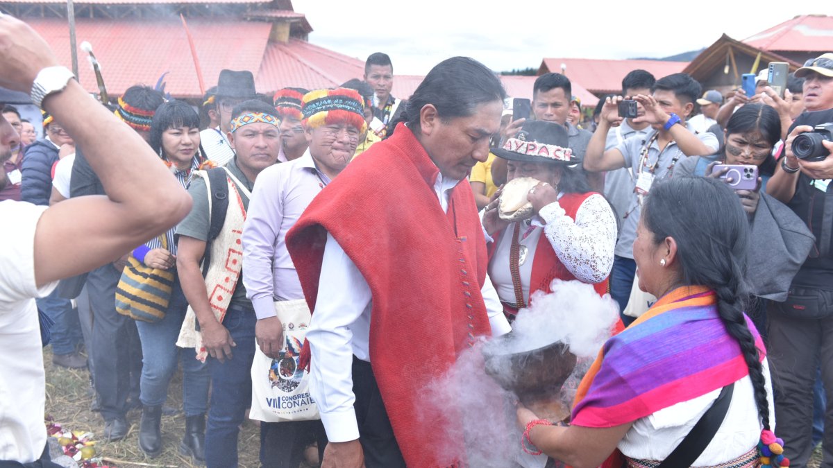 Representantes de las nacionalidades y pueblos del Ecuador participan en el VIII Congreso de la Conaie, en el Centro de Integración Internacional de los Pueblos Indígenas.