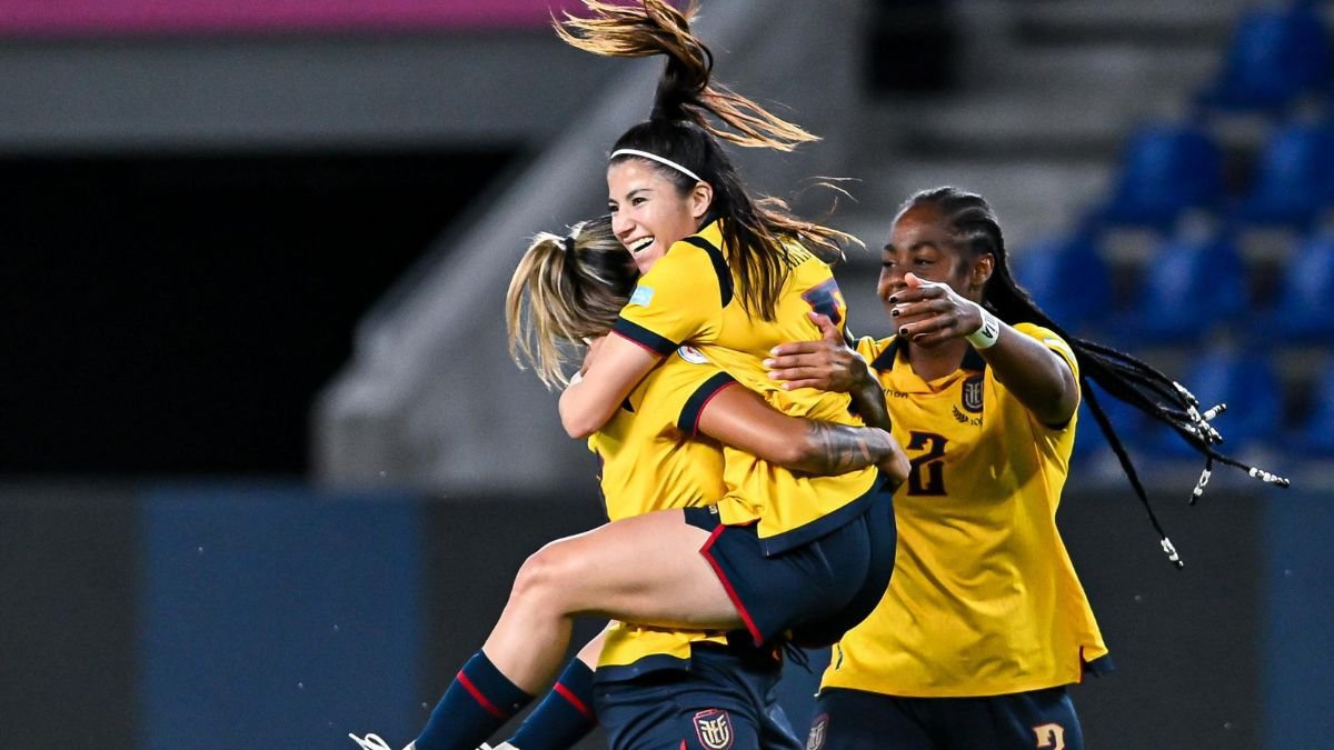 Emily Arias delantera de Ecuador en plena celebración de uno de sus goles en la Copa América.