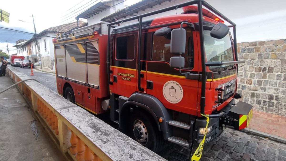 En el sector de San Juan entre las calles Benalcázar y Carchi se registró un incendio estructural de una vivienda., personal de Bomberos acudió para atender la emergencia.