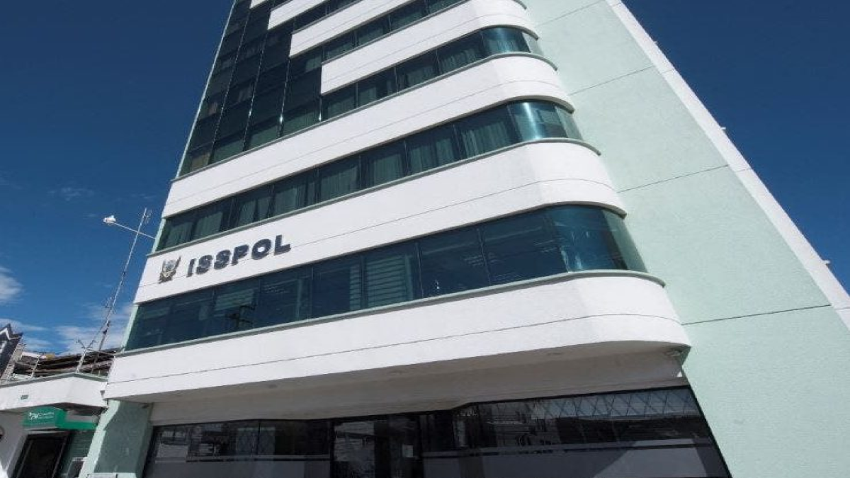 Edificio del Instituto de Seguridad Social de la Policía, en Quito.