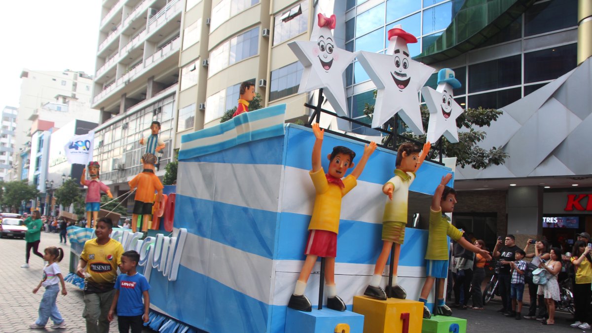 Desfile de carros alegóricos