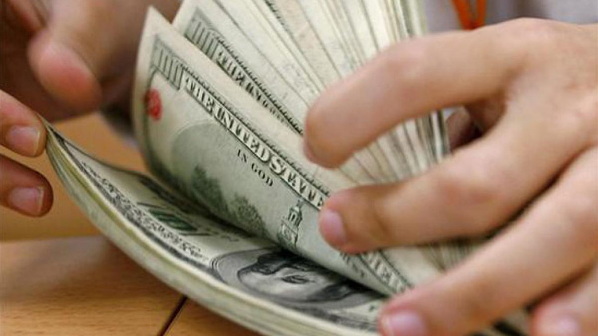 En Ecuador ha aumentado el depósito del dinero en bancos.