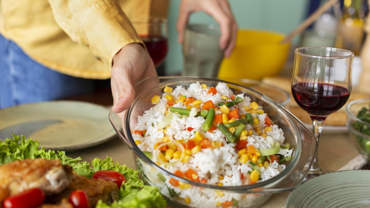 ¿Se debe o no lavar el arroz?