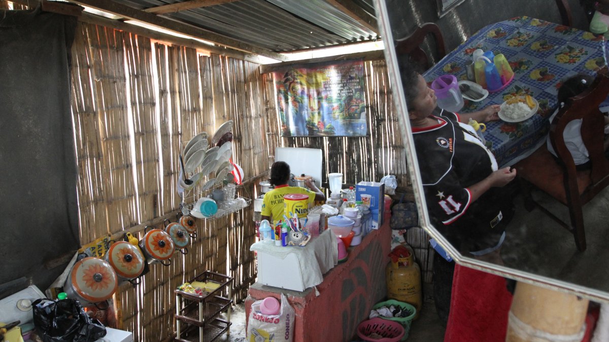 La pobreza extrema se redujo al 8,5 %, la tasa más baja registrada desde 2018, según el INEC.