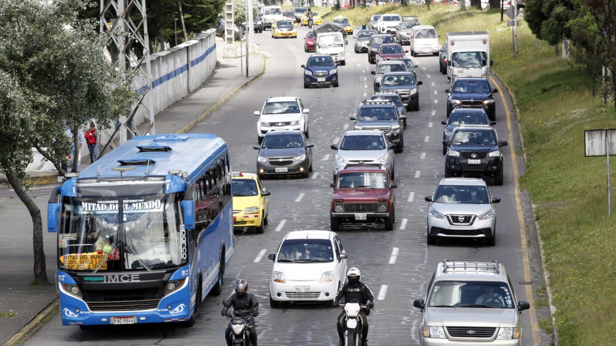 La AMT anunció varios cierres viales, entre ellos a la altura de la av. Mariana de Jesús, donde está en marcha la construcción de un intercambiador de tránsito.