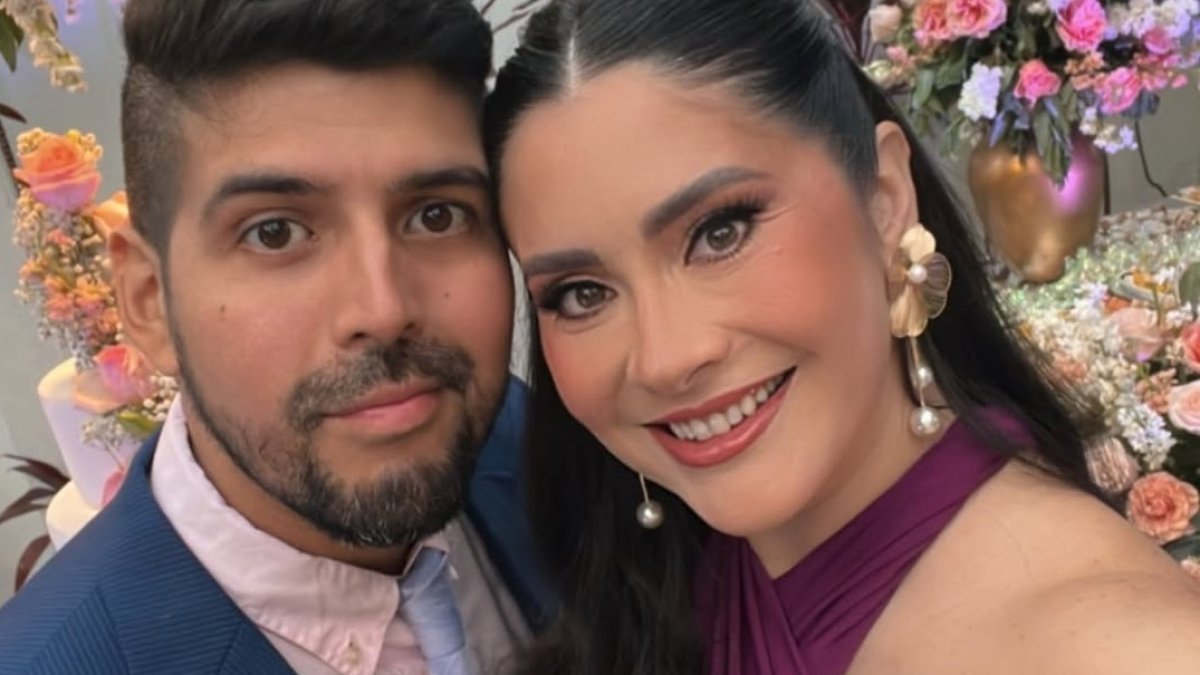 Jennifer con su pareja, Juan Ortega.