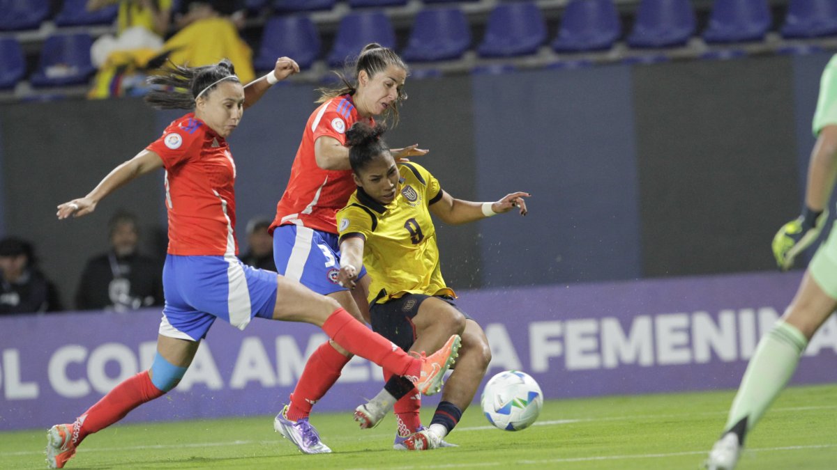 Ecuador perdió 2-1 ante Chile en la cuarta fecha del grupo A.