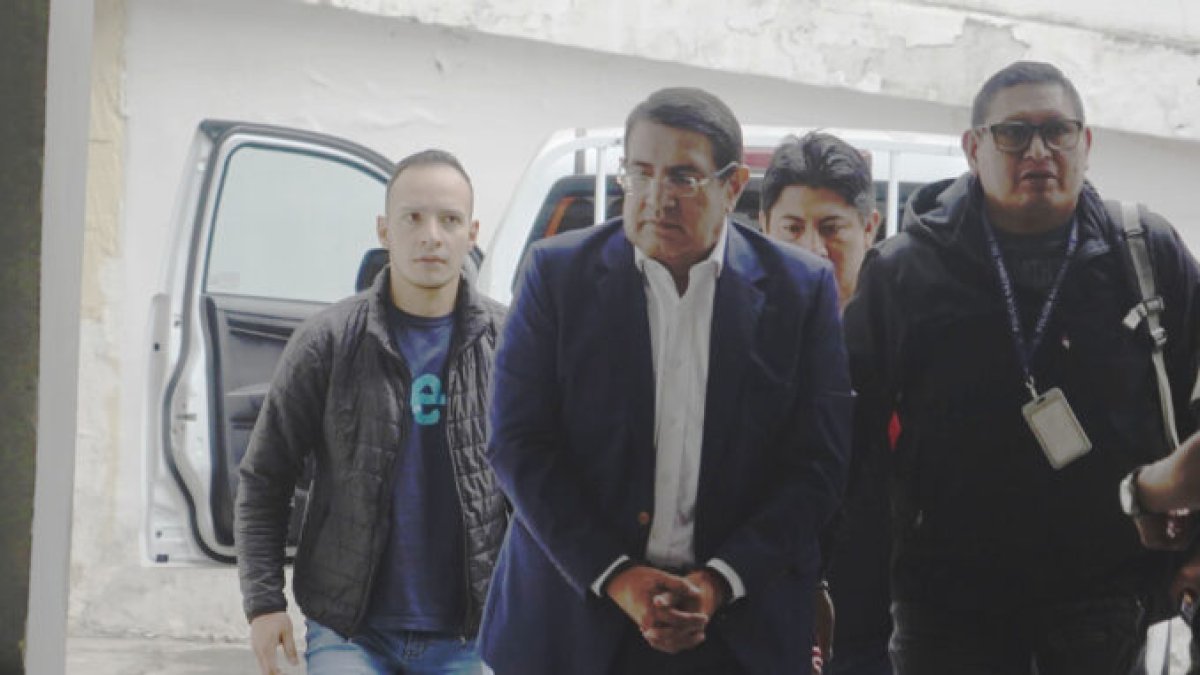 La jueza de la Unidad Judicial de Violencia contra la Mujer y la Familia No. 1 acogió el pedido motivado de la Fiscalía y dictó prisión preventiva contra el asambleísta Joseph Santiago Díaz Asque,