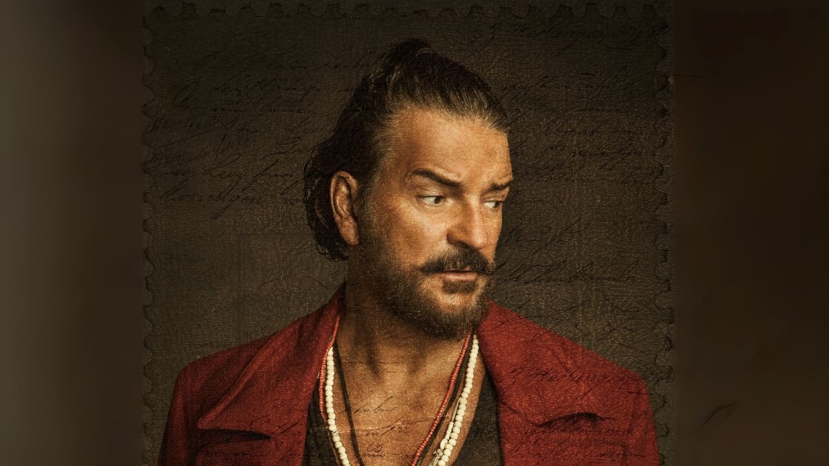 Ricardo Arjona tiene 61 años.