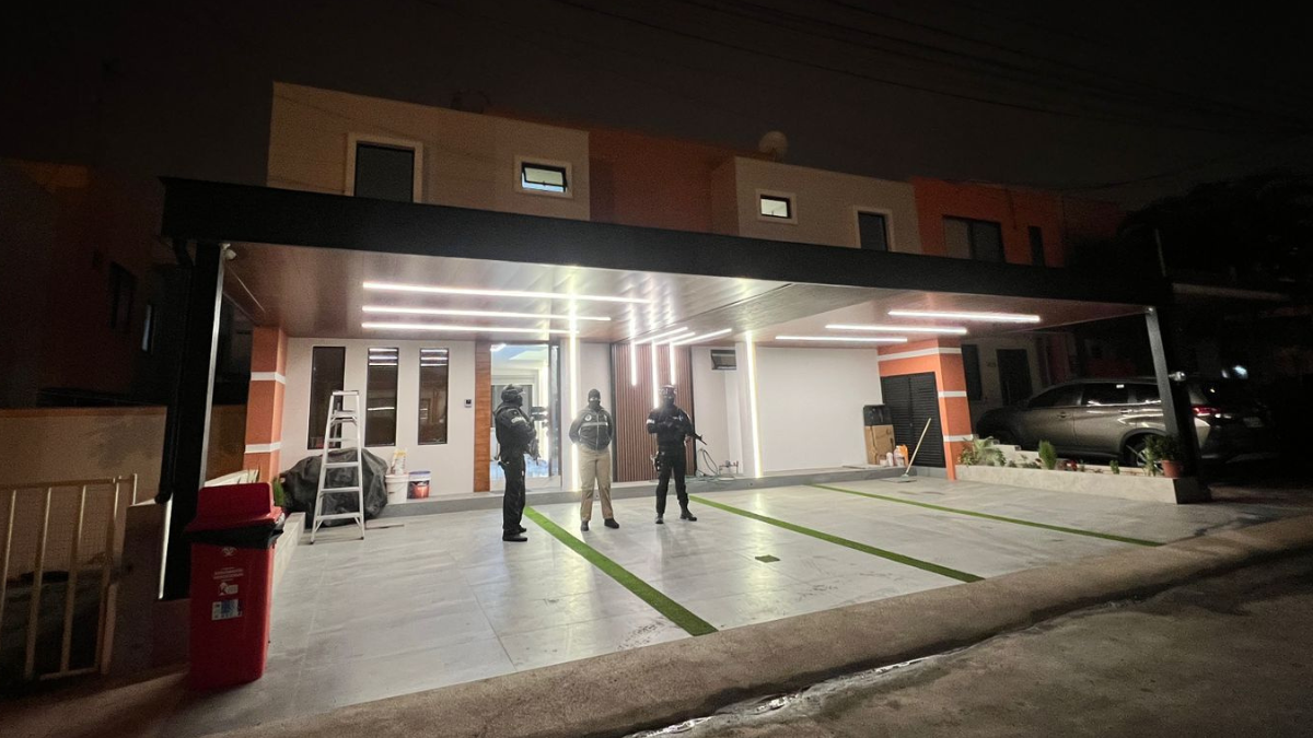 La operación Gran Fénix 34 expuso el corazón financiero y logístico de la estructura criminal de Los Lobos.