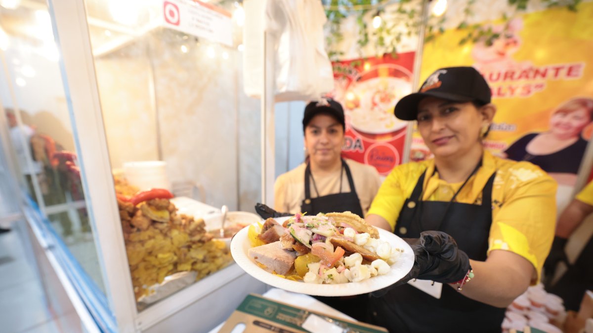 Los nombres de los platos en la Feria Raíces 2025 reflejan el sabor, la historia y el carácter de sus cocineros.