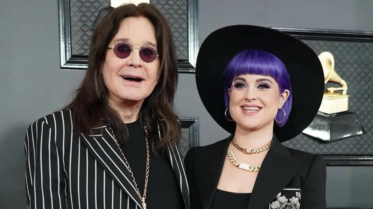 Kelly Osbourne junto a su padre, cuando la también cantante cumplió 40 años (27 octubre de 2024).