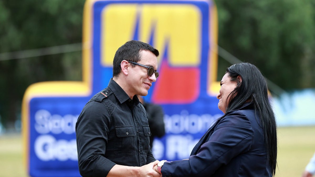 Referencial. El presidente de la República, Daniel Noboa, en una entrega de bienes de asistencia humanitaria.