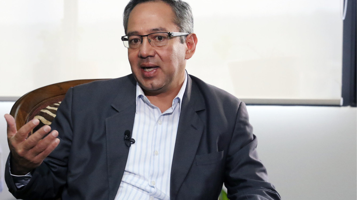 Augusto Espinosa, exministro de Educación, opinó sobre la fusión de esa cartera con Senescyt y las de Educación y Cultura.