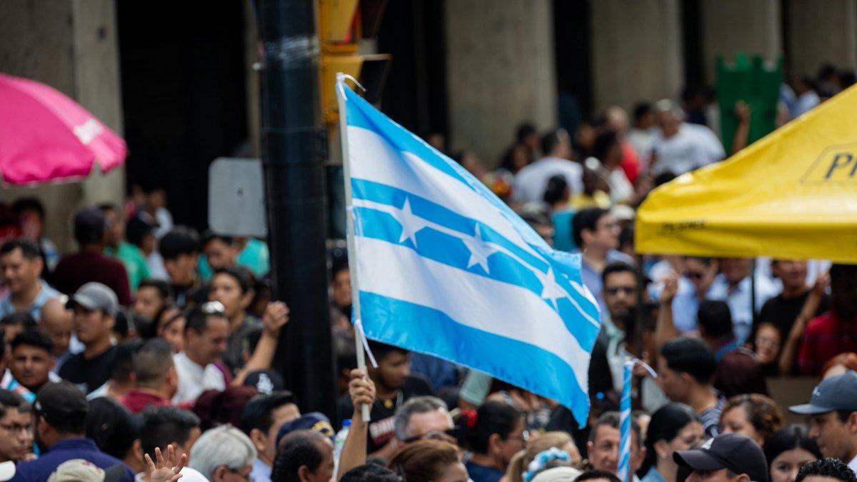 La Sesión Conmemorativa por los 490 años de fundación de Guayaquil se desarrolla en 9 de Octubre y Malecón.