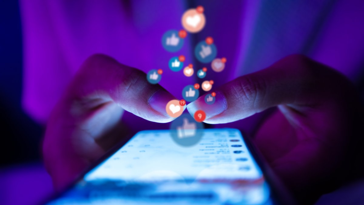 La Unión Europea controla la publicidad política en las redes sociales.