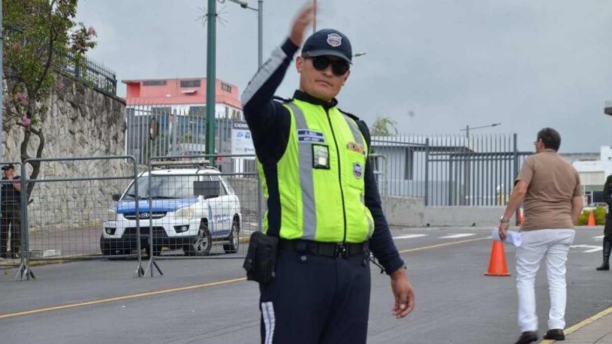 Se desplegarán más de 700 agentes civiles de tránsito en diferentes puntos de la ciudad.