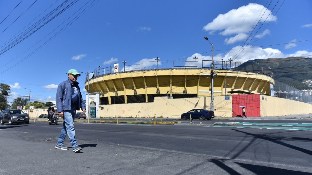 Todavía no hay un plan para demoler la plaza. Antes de hacerlo, los dueños deben cumplir con varios trámites.