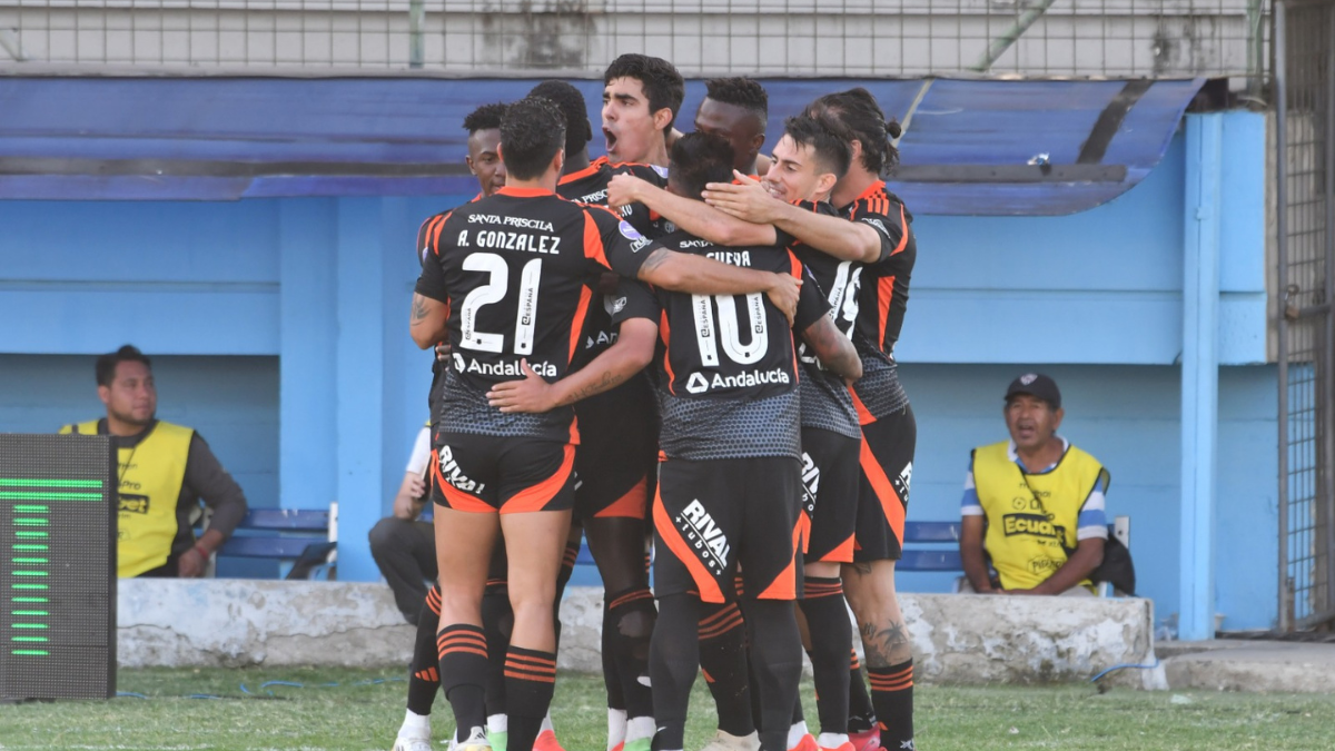 Emelec ganó 4-2 sobre Manta en el estadio Jocay, en el debut de Guillermo Duró como director técnico del Bombillo.