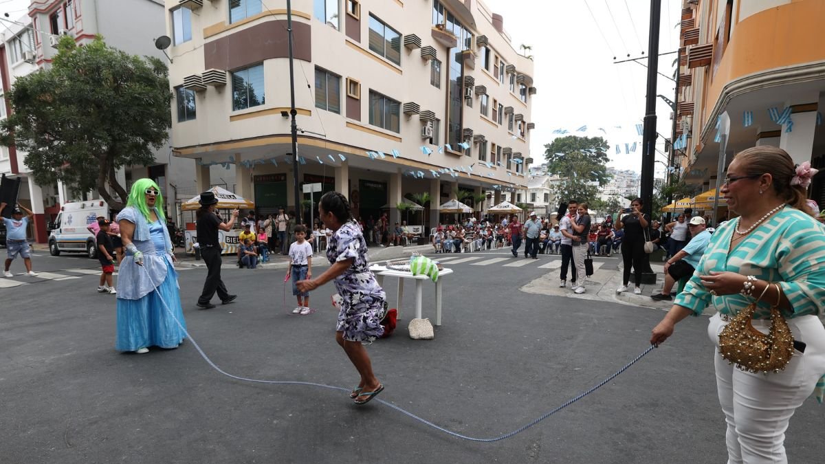Los juegos tradicionales fueron una de las actividades en el Festival de la calle Córdova, que se extenderá hasta las 22:00 de este domingo.