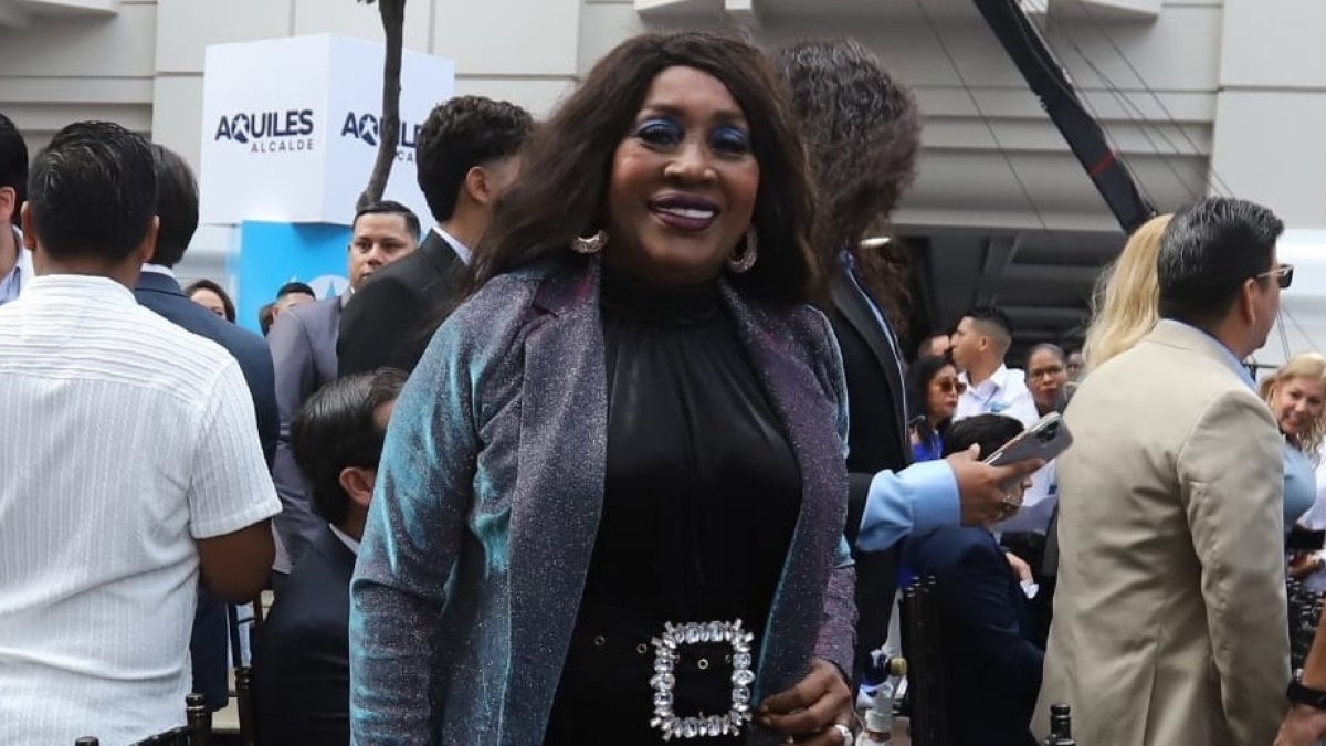 Mayra Montaño no acertó  con su vestuario.