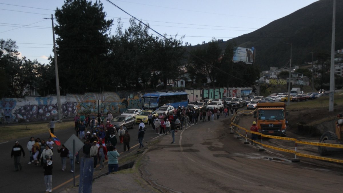 El 25 de julio, los vecinos realizaron un plantón en la zona donde se construye el intercambiador.