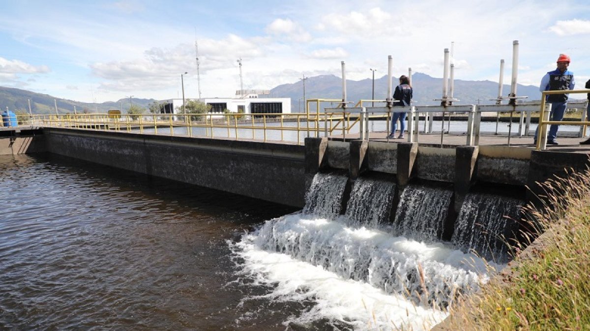 Abastecimiento de agua en el sur de Quito se restablece al 100 % tras trabajos en la Mica.