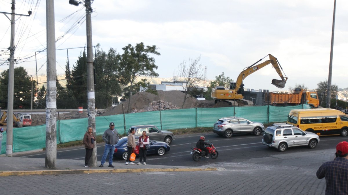 Arranca segunda fase del intercambiador Mariana de Jesús en medio de reclamos vecinales.