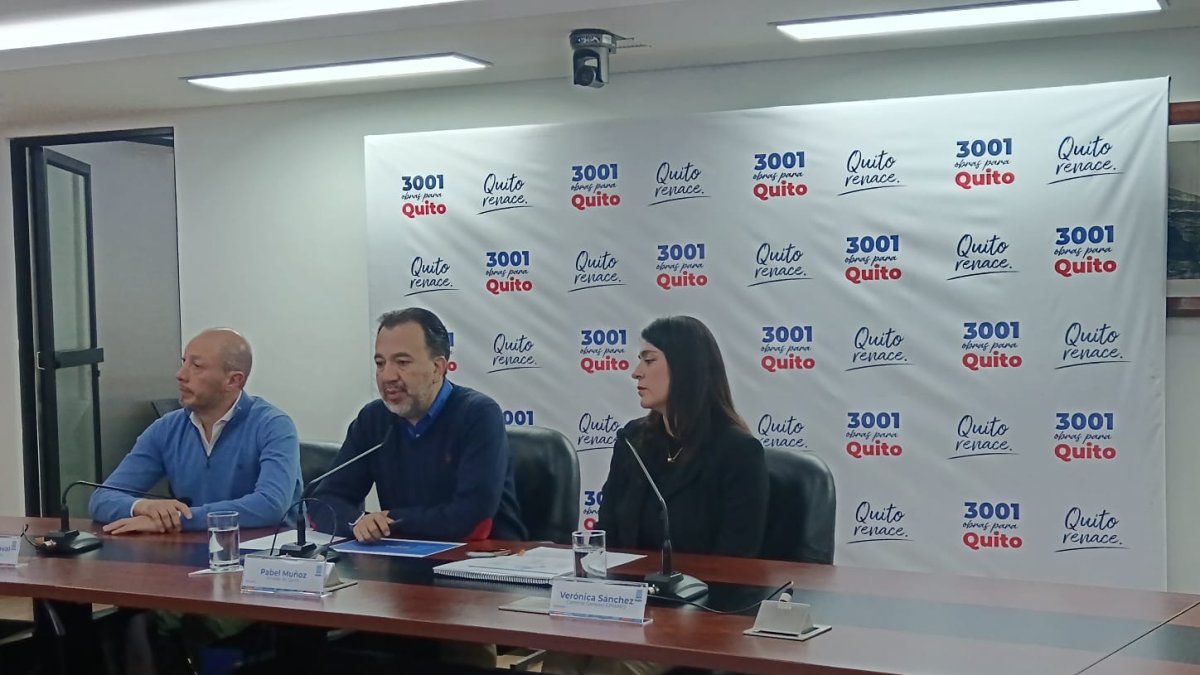 En rueda de prensa el alcalde Pabel Muñoz se refirió a la carta que enviaron cinco autoridades  al expresidente Rafael Correa.