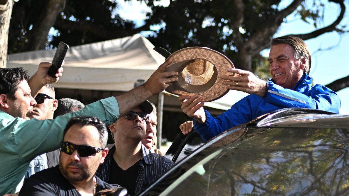 El expresidente de Brasil Jair Bolsonaro participa en el encuentro anual de motociclistas Capital Moto Week este 29 de julio de 2025, en Brasilia (Brasil).