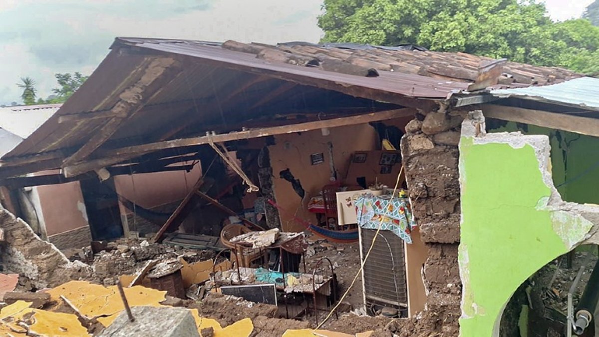 Una casa derrumbada después de una serie de terremotos en Comapa, Guatemala, el 29 de julio de 2025.