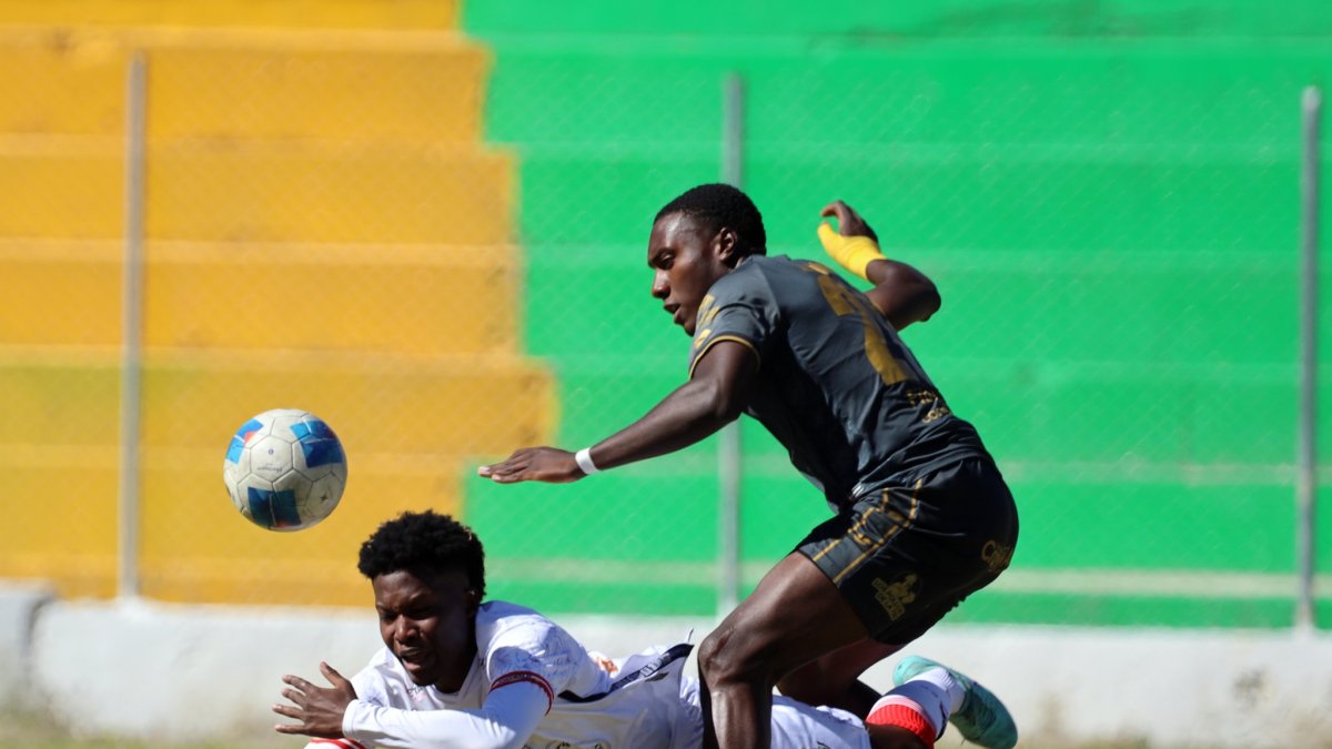 Ecuagenera y Aucas jugaron en Gualaceo y los orientales clasificaron en penales.