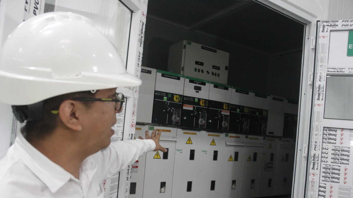 Equipo. Estación de monitoreo y potencia de energías. El proyecto se puso en marcha desde finales de mayo.