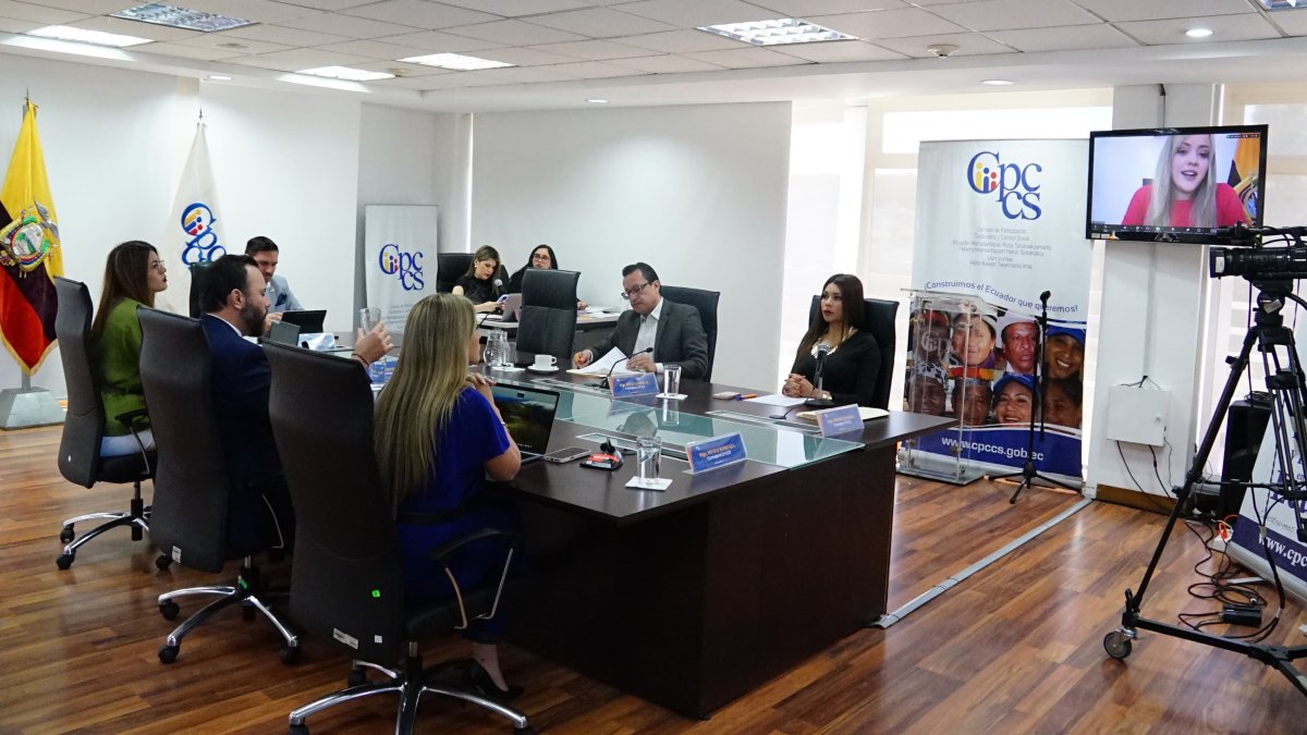 30 de julio de 2025 hubo sesión plenaria del CPCCS. La única vocal que no acudió al salón fue Johanna Verdezoto, pero se conectó aunque estaba en el mismo edificio.