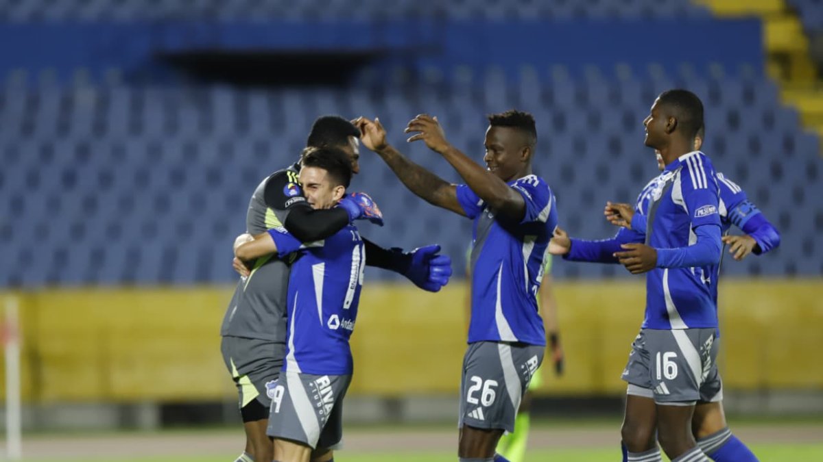 Toda la celebración con Pedro Ortiz del Emelec al clasificar a octavos de final de la Copa Ecuador.