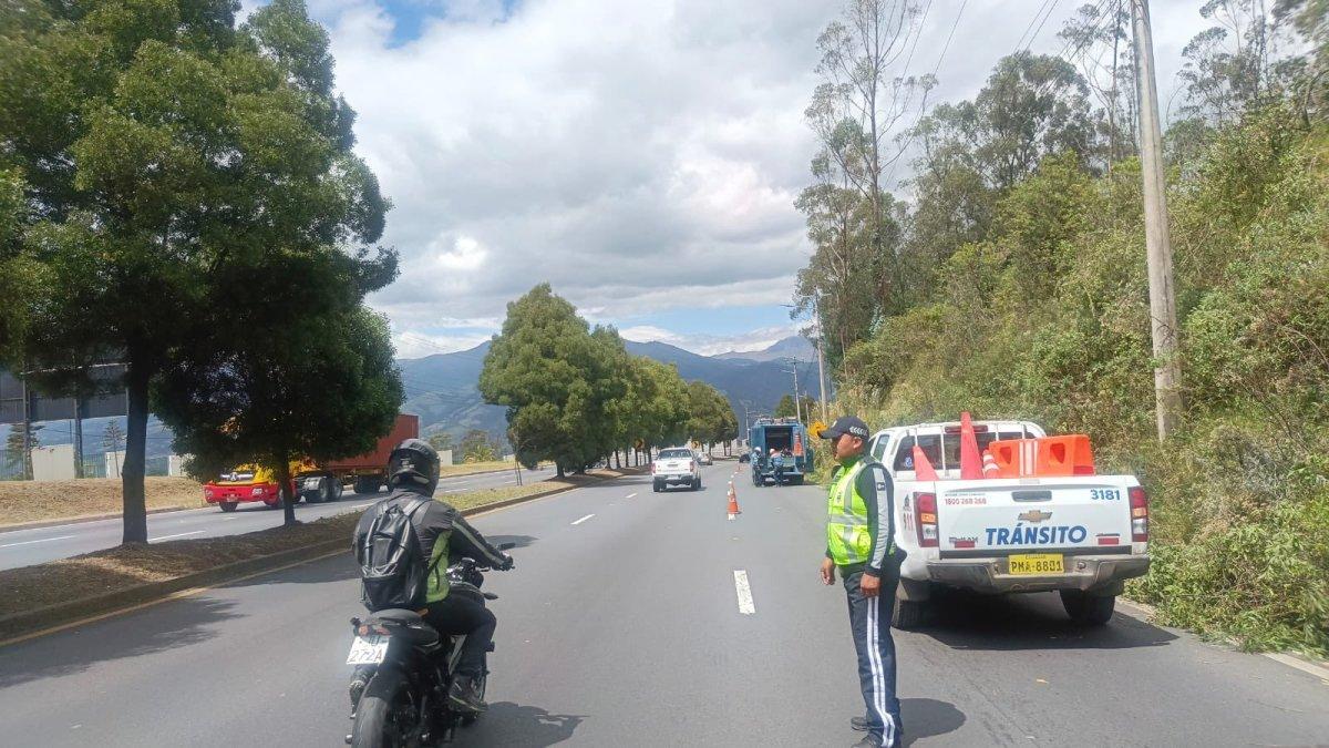 Un tramo de la av. Simón Bolívar se cerró al mediodía de este 31 de julio de 2025.